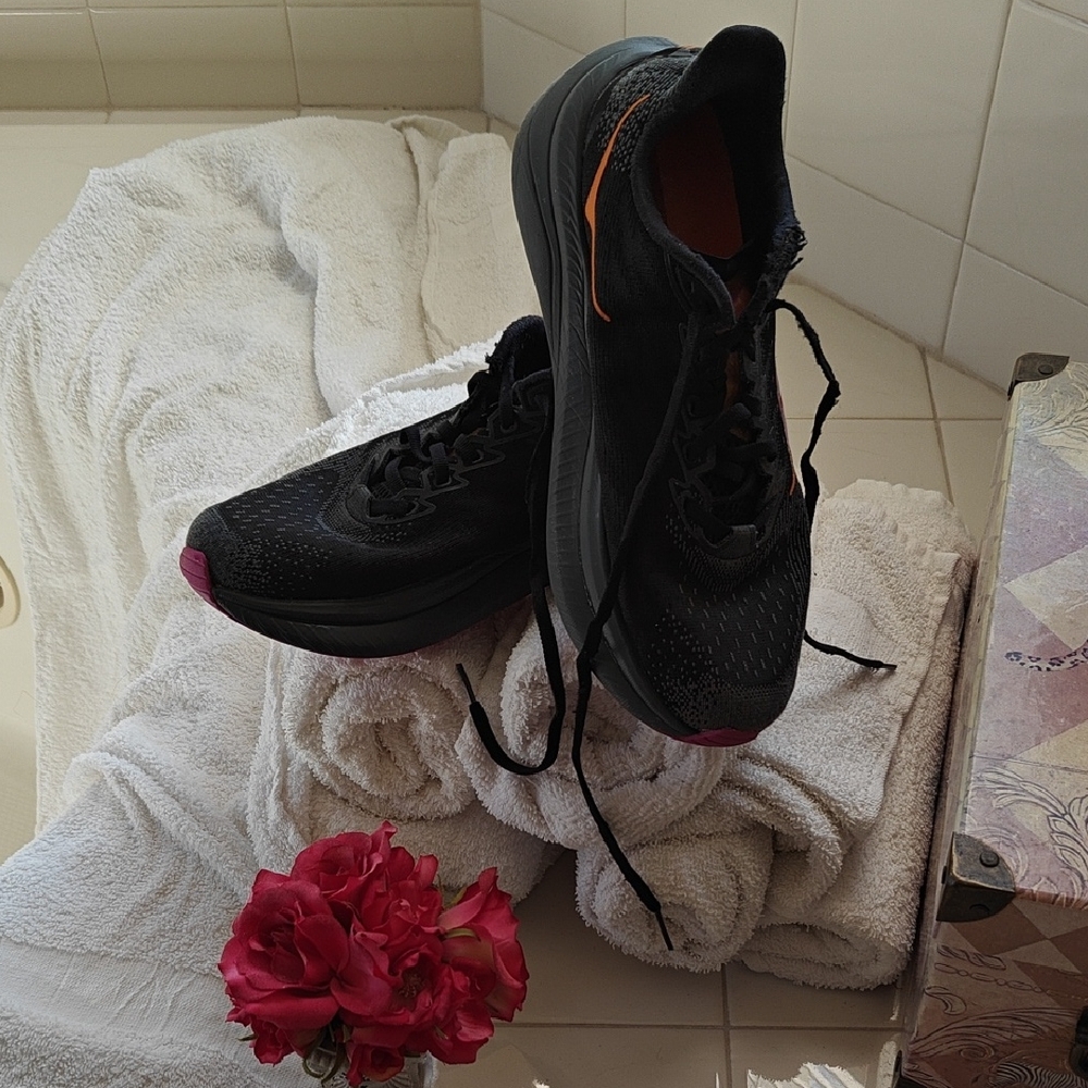 Black and Orange Women's Running Shoes